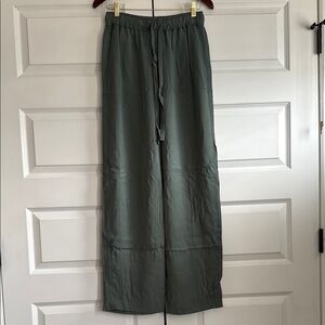Men's Green Pants NEW NO TAGS